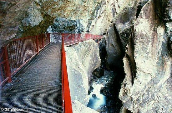 Box Canyon Waterfall & Park